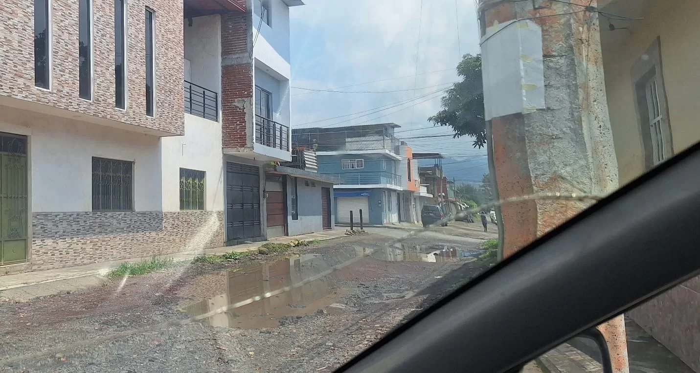 Delincuentes en moto balean domicilio en la colonia Francisco Villa, Uruapan 