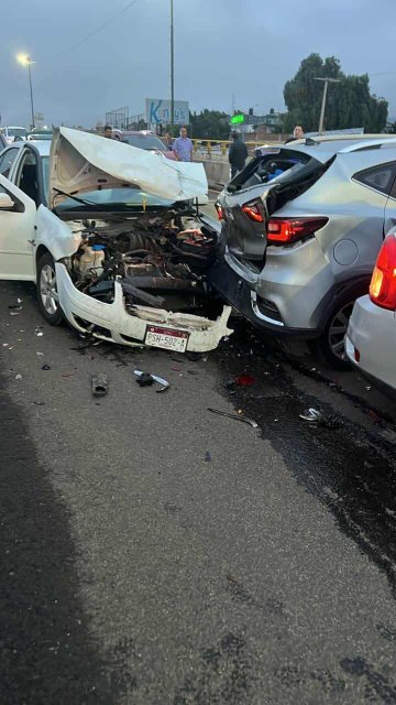 Se registra carambola vehicular sobre la Av. Madero Poniente de Morelia 