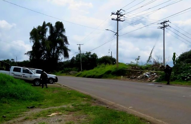 Hallan un c4dáver putr3facto a cerca de la "libre" Uruapan-Lombardía