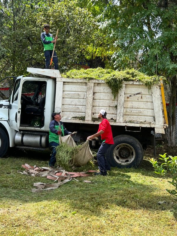 Secretaría de Servicios Públicos encabeza jornada de limpieza en colonias Juana Pavón y Fuentes de Morelia
