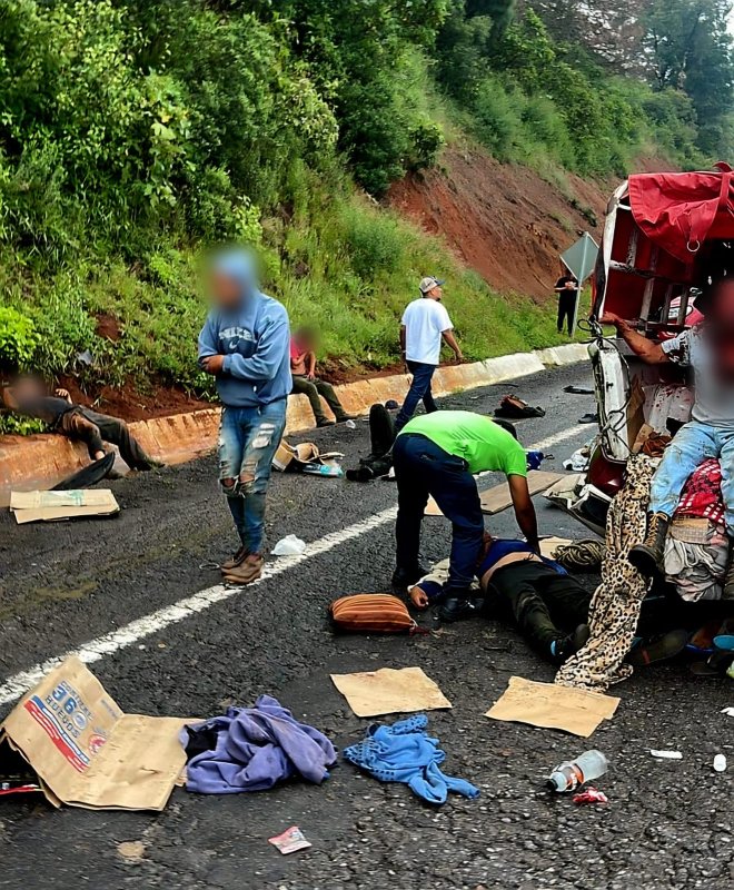 Fatal choque vehicular en la Siglo XXI deja un muerto y siete heridos