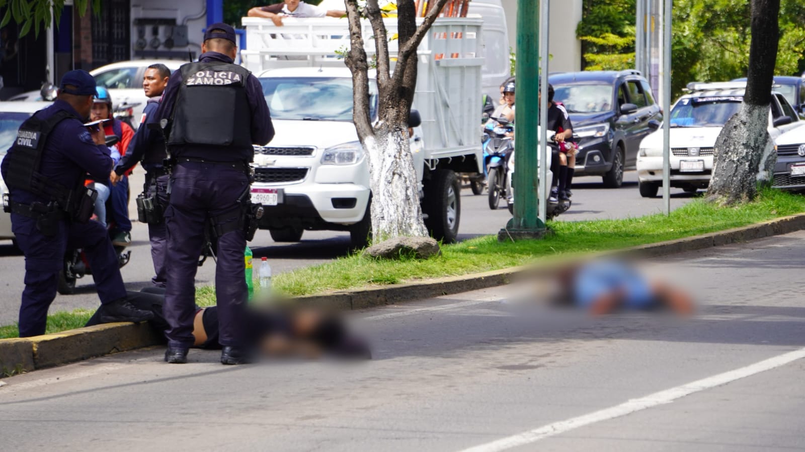 Balean a dos limpiaparabrisas en Zamora; uno muere