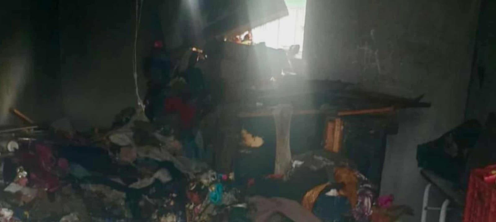 Reportan incendio de domicilio en fraccionamiento Camponubes, Morelia 