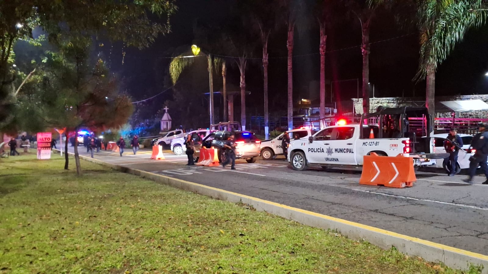 Criminales en moto atacan filtro de la Policía Municipal en Zumpimito, Uruapan