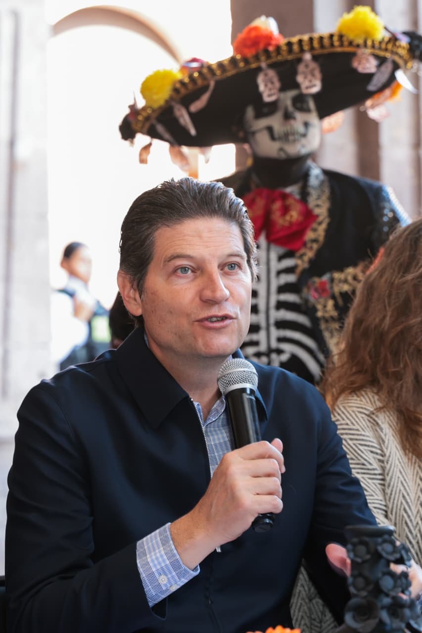 Invita Alfonso Martínez a festejos por Día de Muertos en Morelia