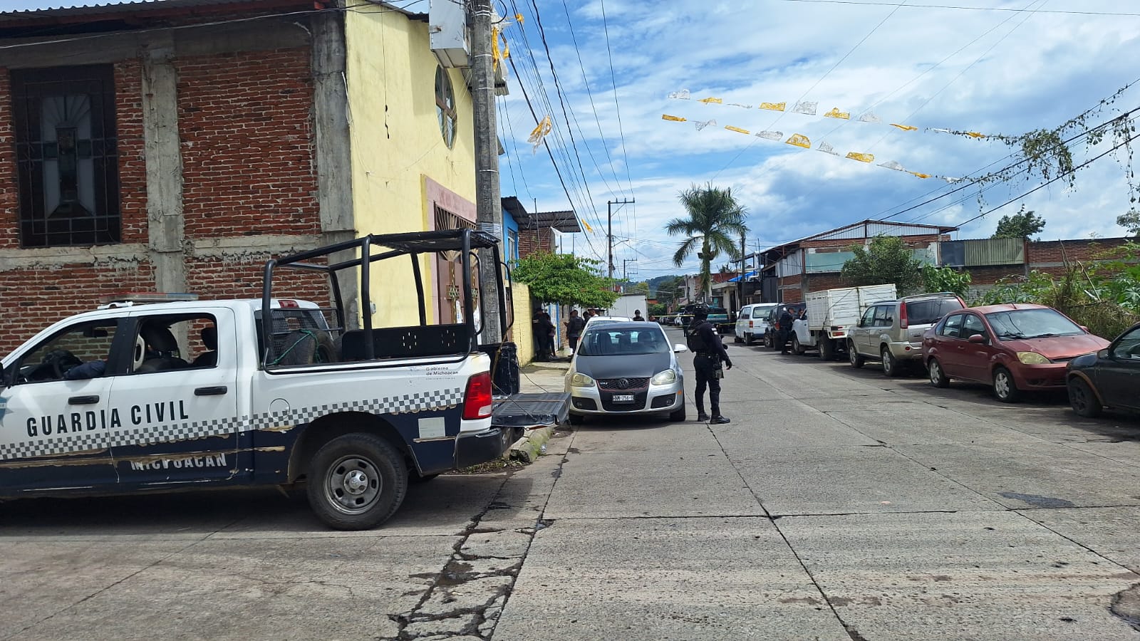Bal3an a hombre en la colonia Luis Martínez Villicaña, de Uruapan 
