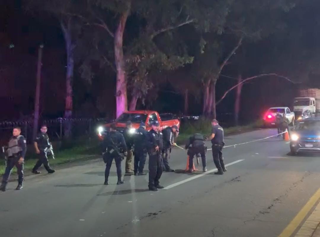 Chofer de camioneta baleado llega a pedir ayuda en retén policial de Uruapan