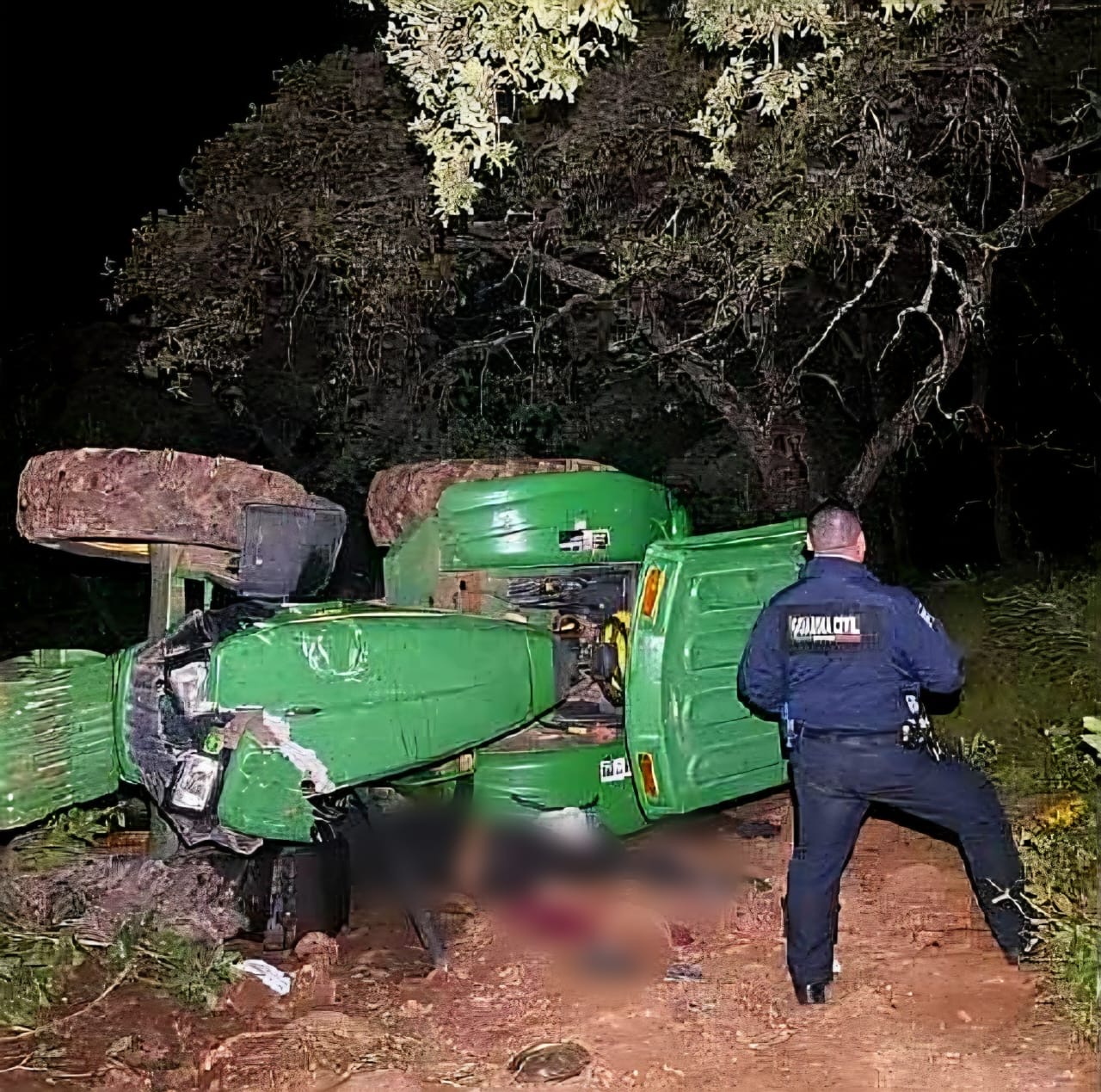 Mu3re hombre en volc4dura de tractor en Puruándiro; dos personas resultan herid4s