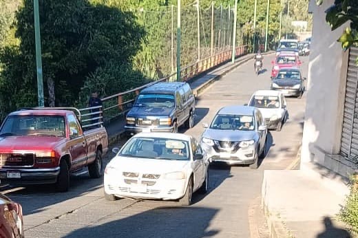 Hallan a un hombre asesinado en puente del Barrio La Magdalena, Uruapan 