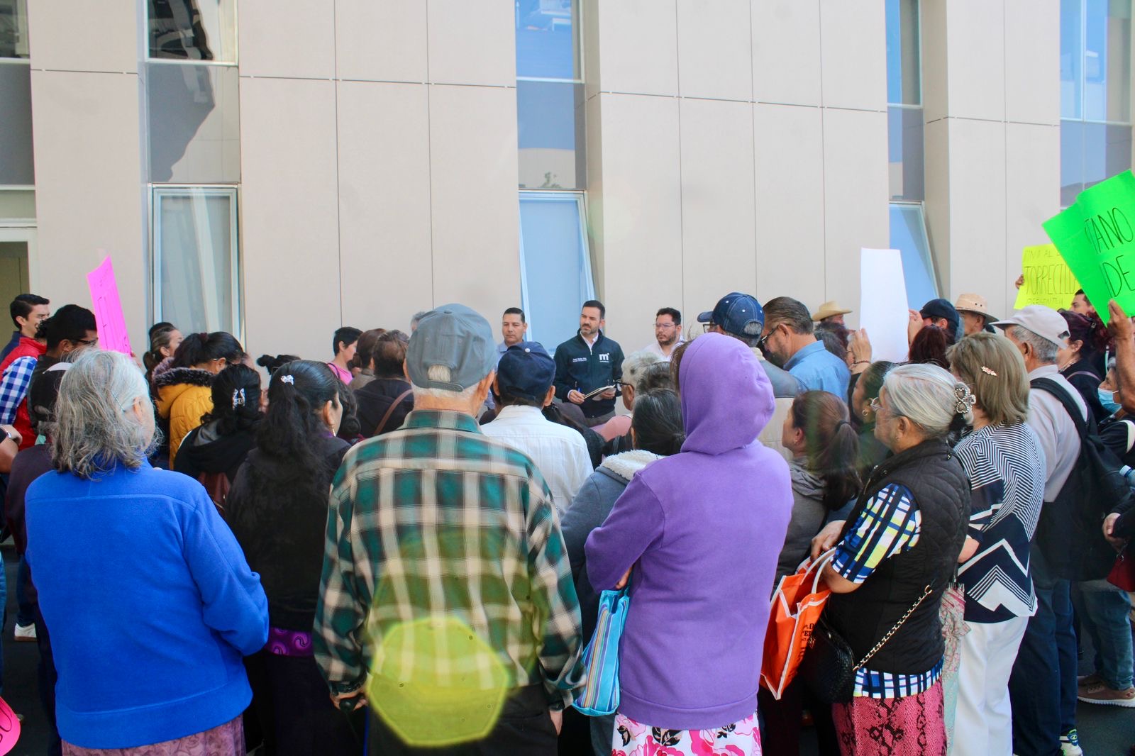 Yankel Benítez dialoga con vecinos de las Colonias Unidas del Sur