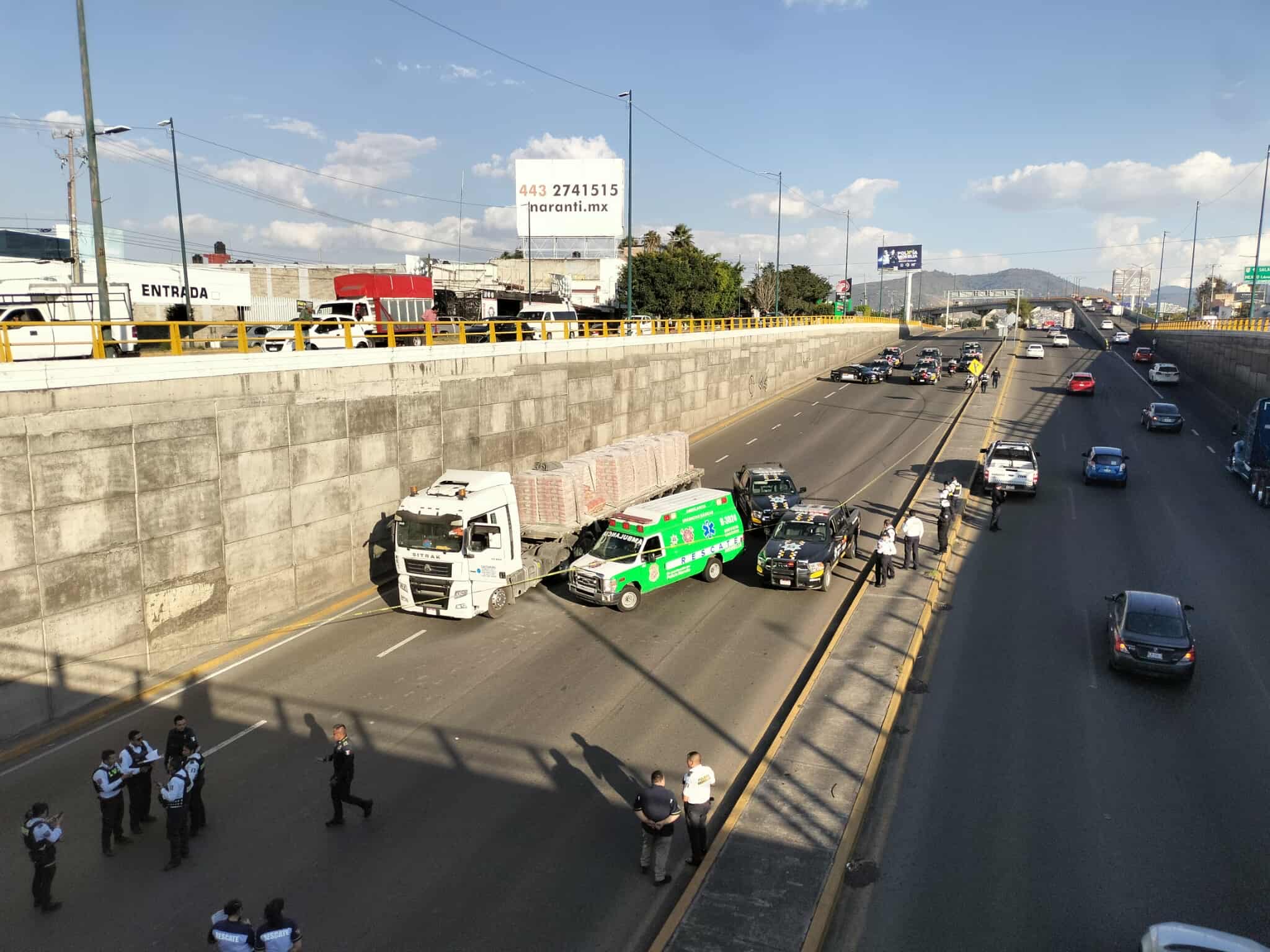 Peatón muere arrollado por tractocamión en el Libramiento Norte de Morelia
