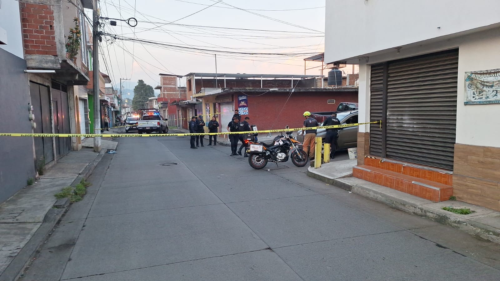 Automovilista ej3cut4d0 a balazos, en la colonia 18 de Marzo, de Uruapan 