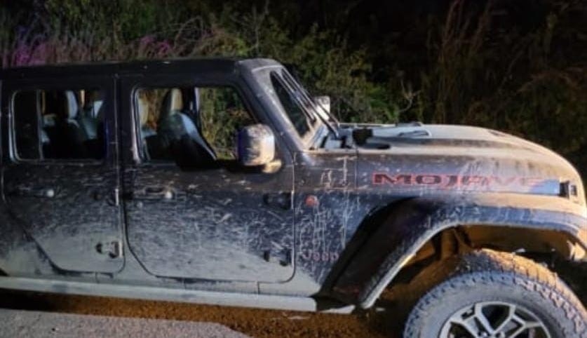 Sujetos arm4dos agr3den a hombre y luego abandonan vehículo en la región de Madero 