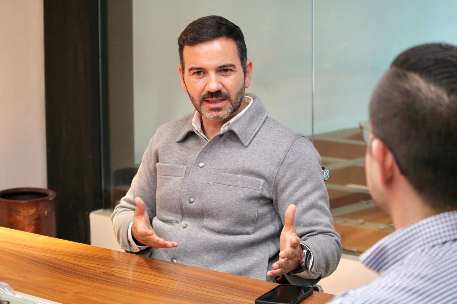 Yankel Benítez expande cobertura de Puntos Naranja