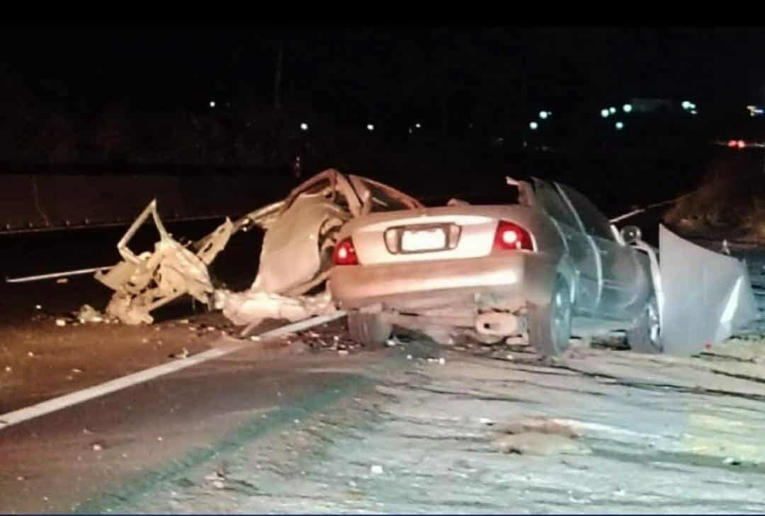 Automovilista mue3re al accid3ntarse en la carretera La Piedad - Numarán 