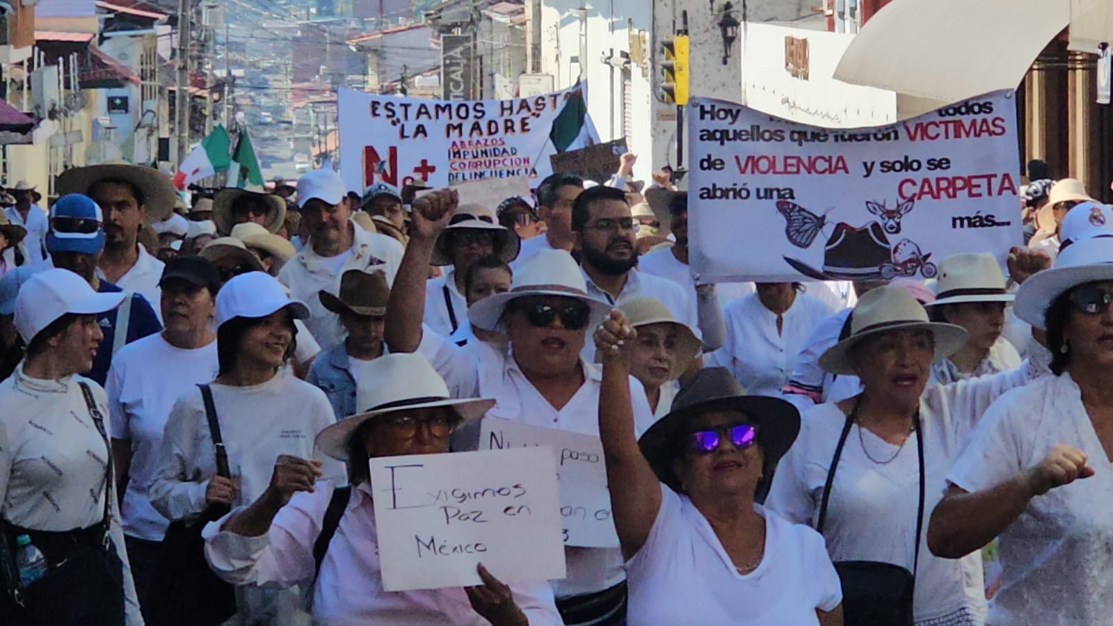 "Queremos paz, queremos libertad", familias protestaron este sábado, en Uruapan 