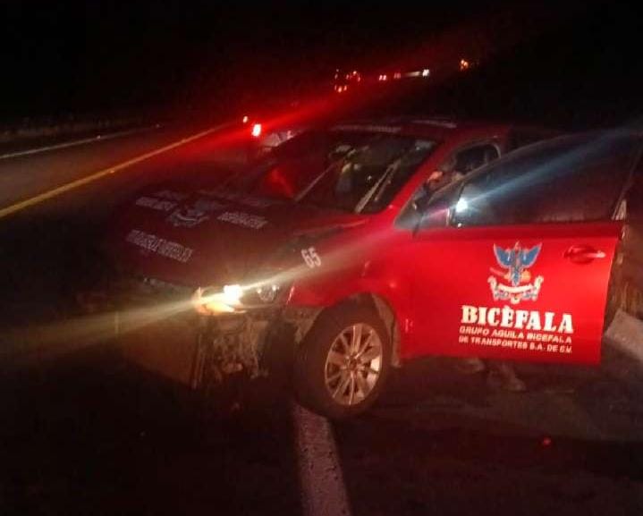 Conductor derrapa y se impacta contra muro en la Pátzcuaro-Copándaro; resulta con lesiones leves