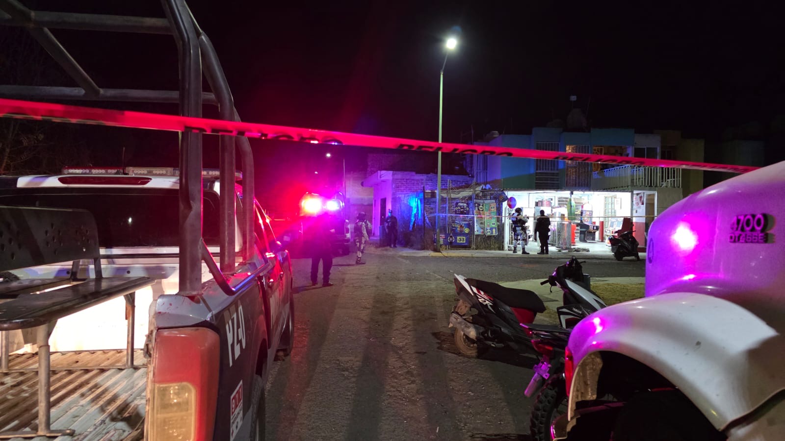 Crimin4les bal3an tienda de abarrotes en Zamora; no hay lesionados