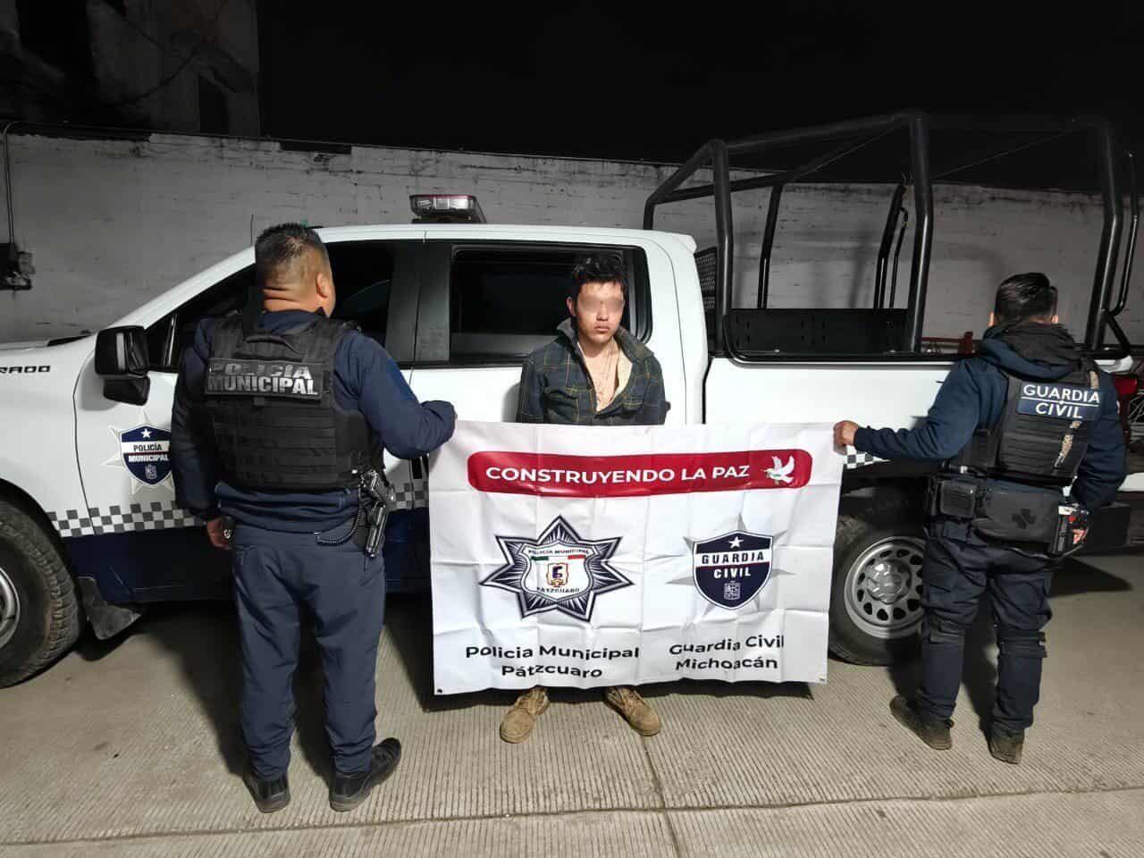 Policías deti3nen a joven en pos3sión de dr0ga en Pátzcuaro 