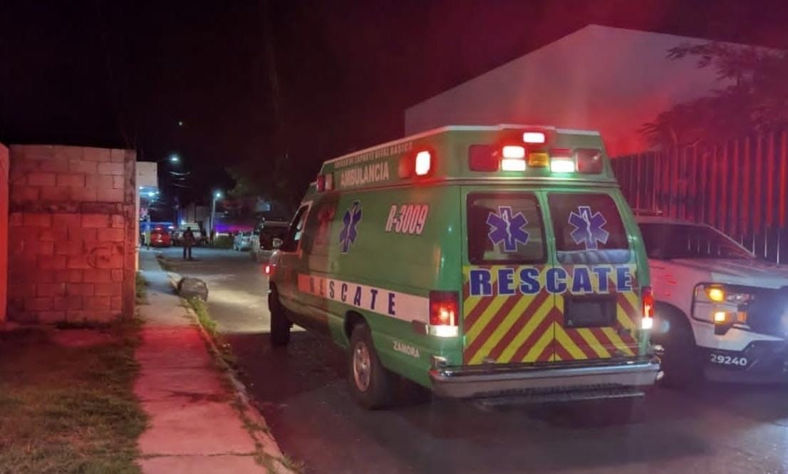 Balean a lavacoches en la Generalísimo Morelos de Zamora