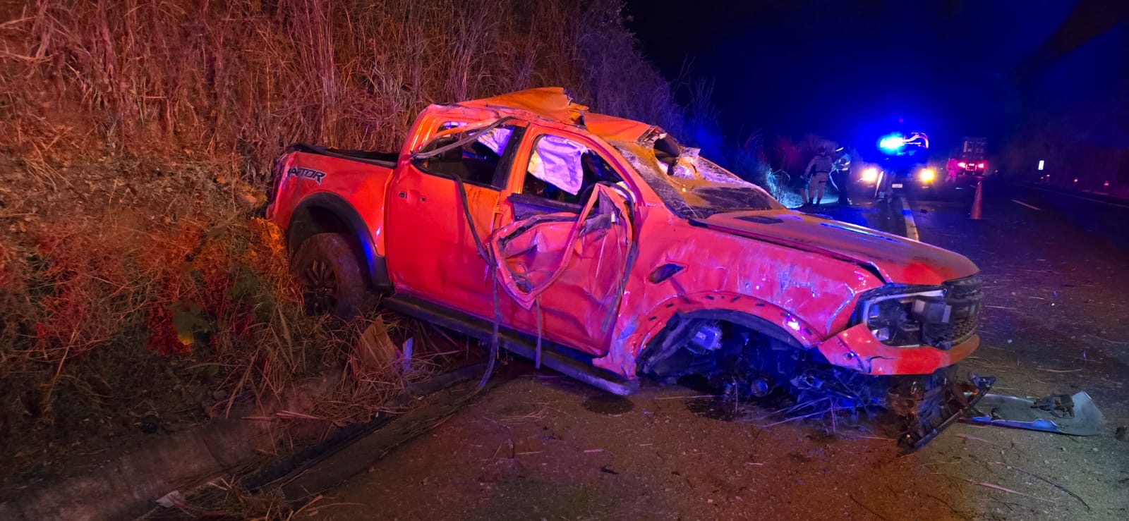 Volcadura de camioneta en la Siglo XXI deja un muerto y 4 heridos graves