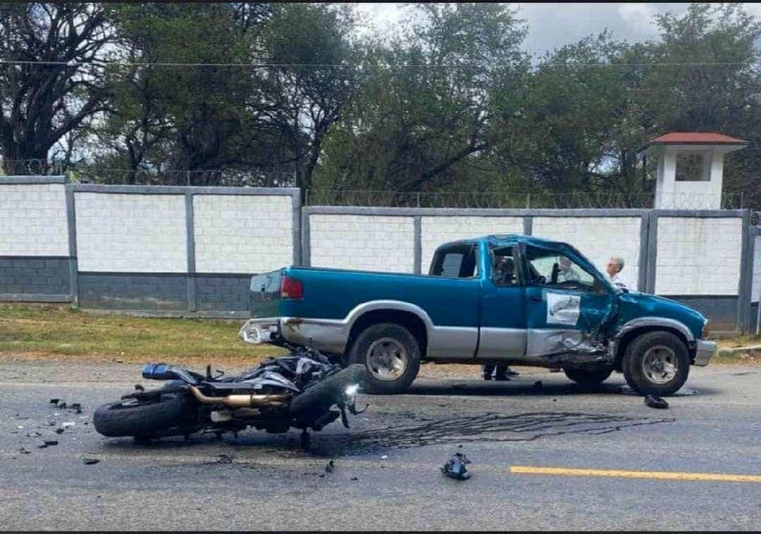 Muere motorista uruapense en accidente registrado en Pátzcuaro 