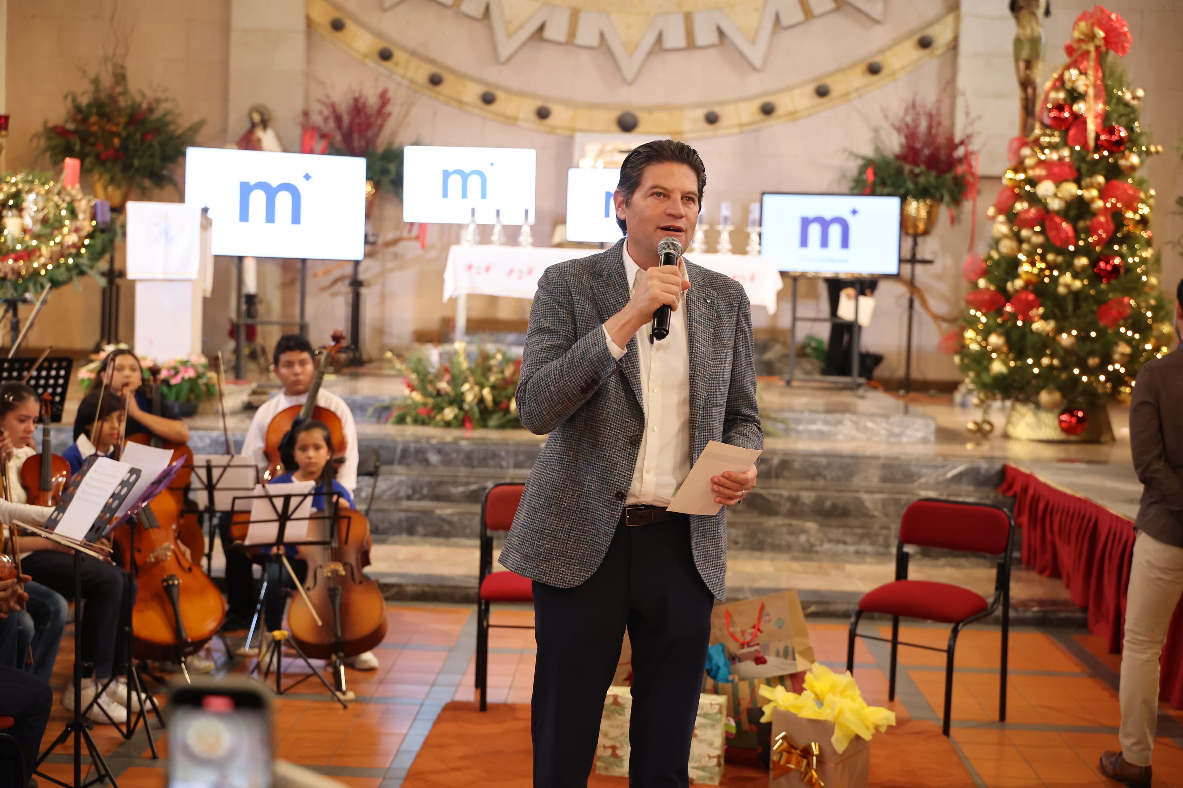 Deleitan Coros y Orquestas Infantiles de Morelia con repertorio navideño