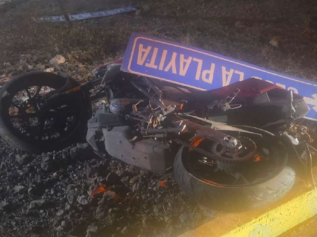 Derrape de motocicleta deja dos jóvenes lesionados en el Bulevar Costero