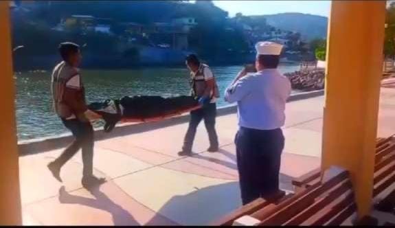 Primeros dictámenes descartan que cu3rpo hall4do del mar de Ixtapa corresponda al joven Jesús M