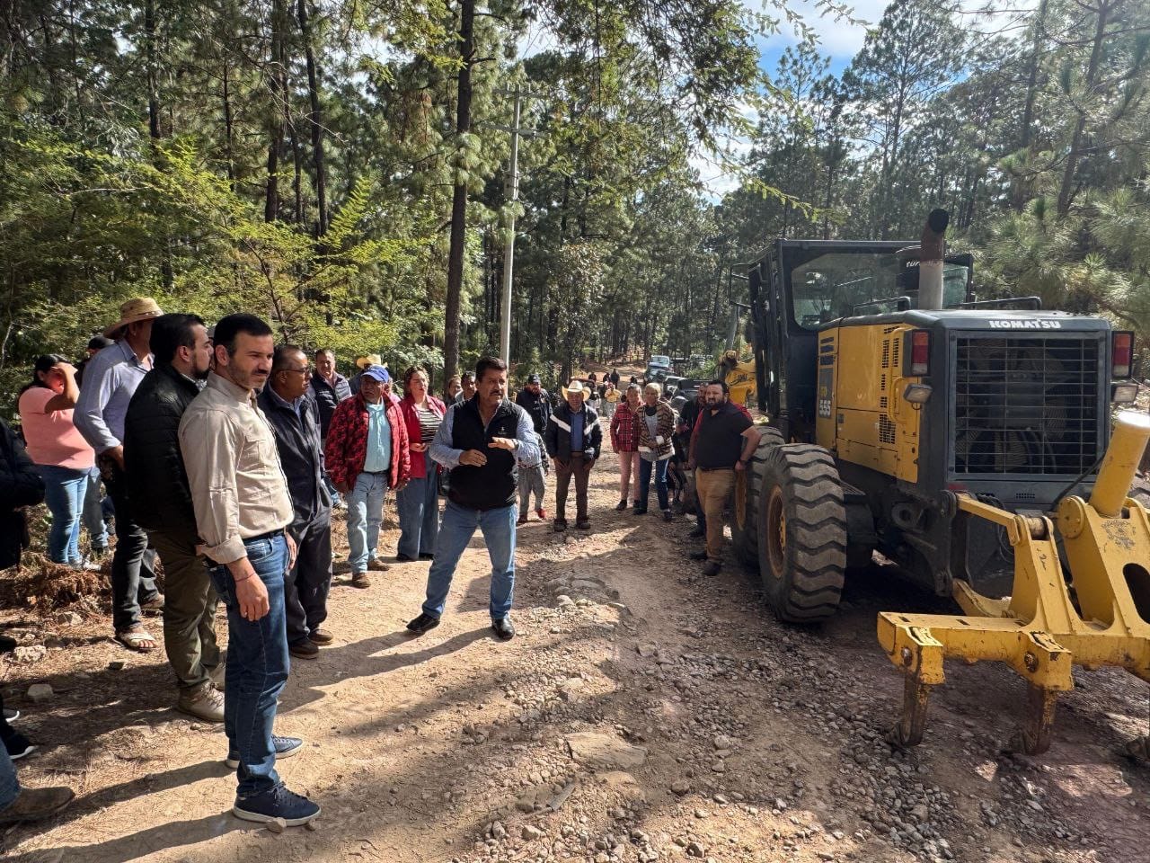 Mejora de caminos rurales, refleja alianza del Ayuntamiento con comunidades: Yankel Benítez
