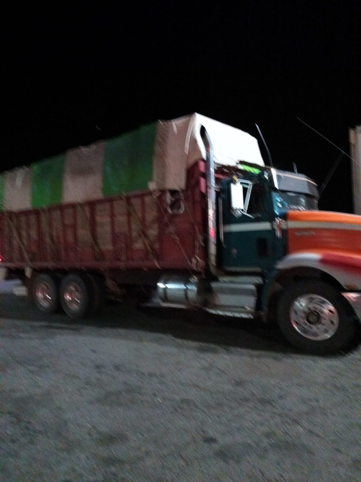 Dos incidentes movilizan a cuerpos de emergencia en la Siglo XXI y caseta de Taretan