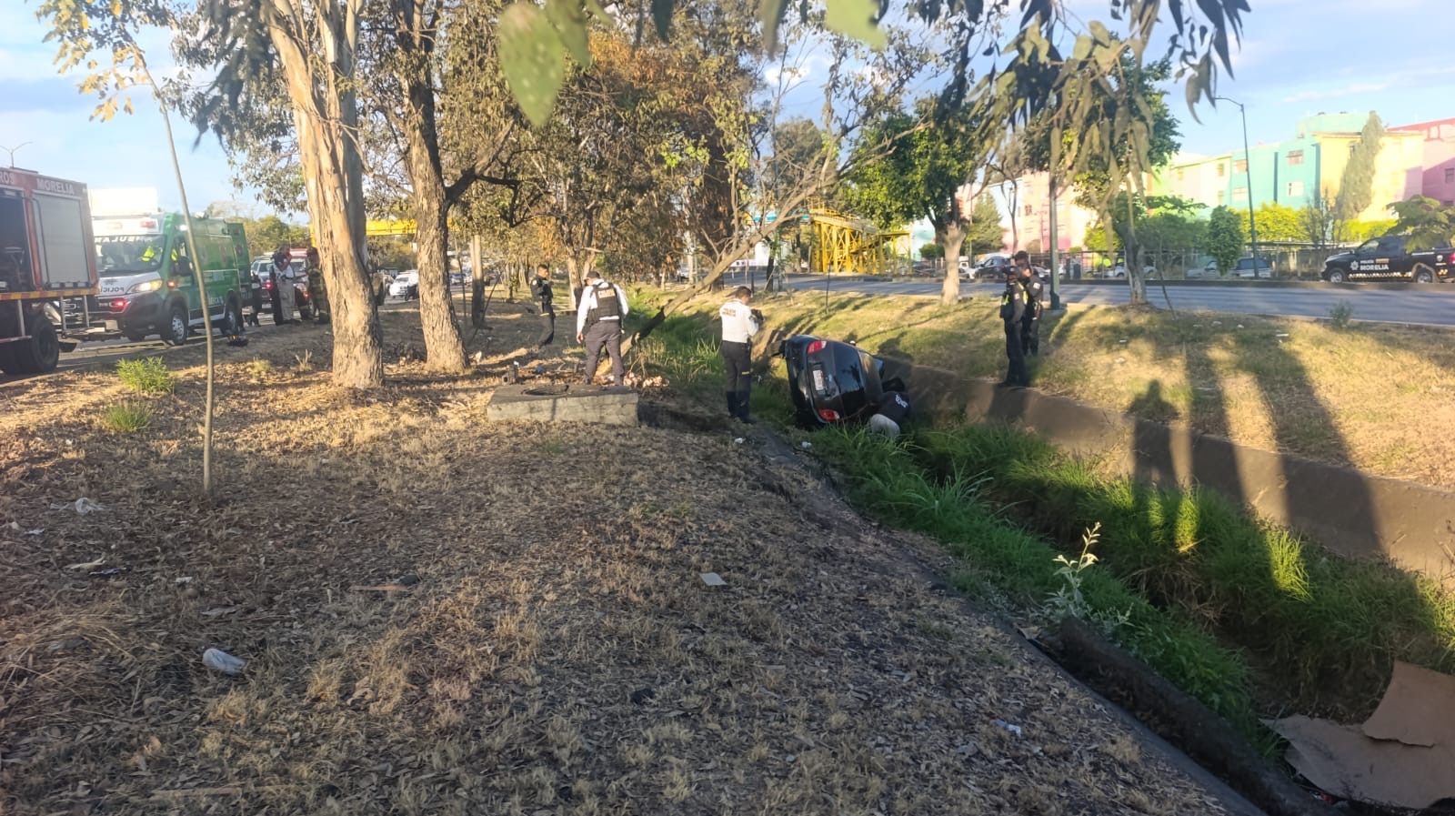 Se accidenta automovilista en el periférico de Morelia, cerca del Estadio Morelos