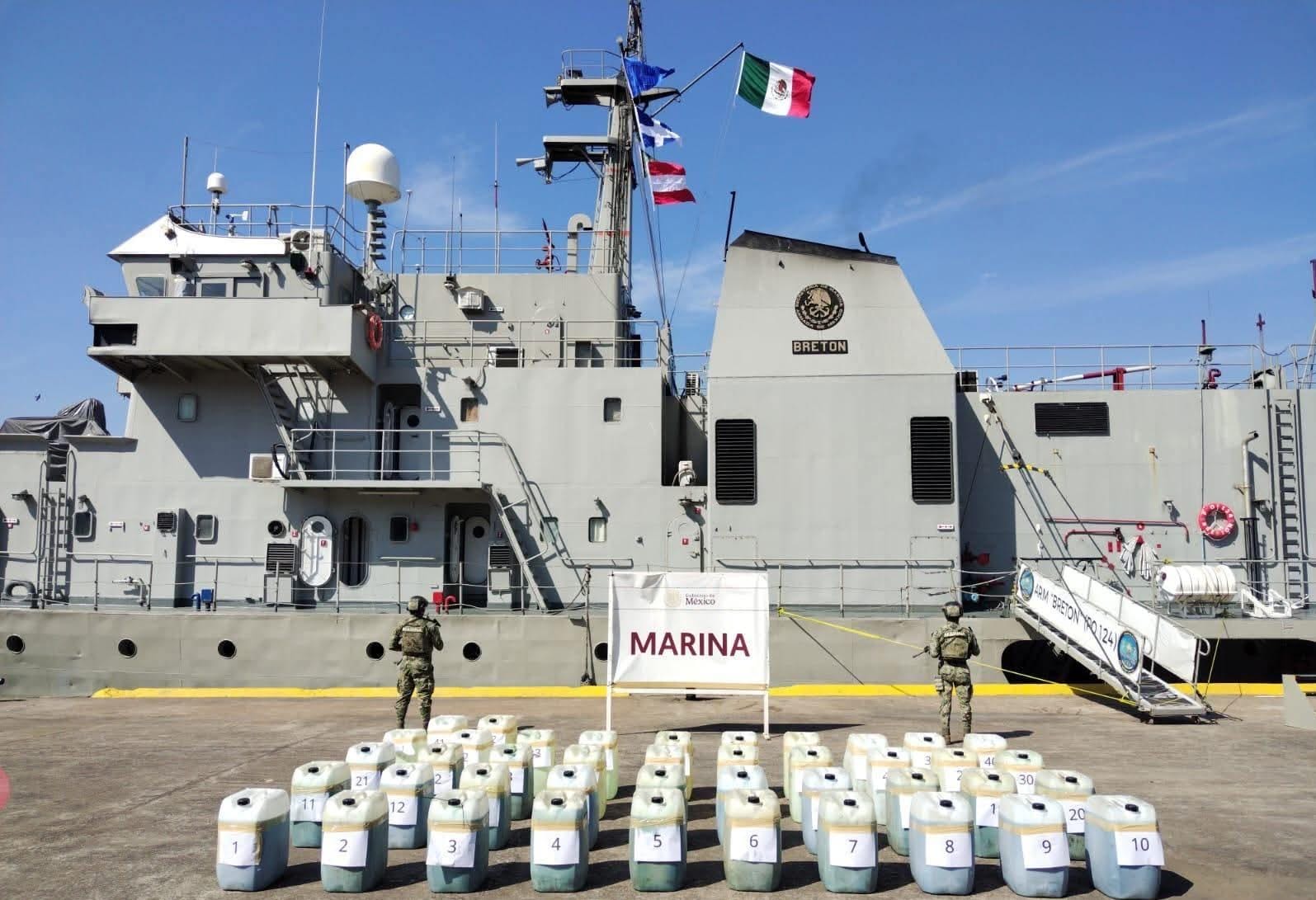 Semar y FGR, detienen a tres presuntos transgresores de la ley y aseguran más de mil litros de combustible