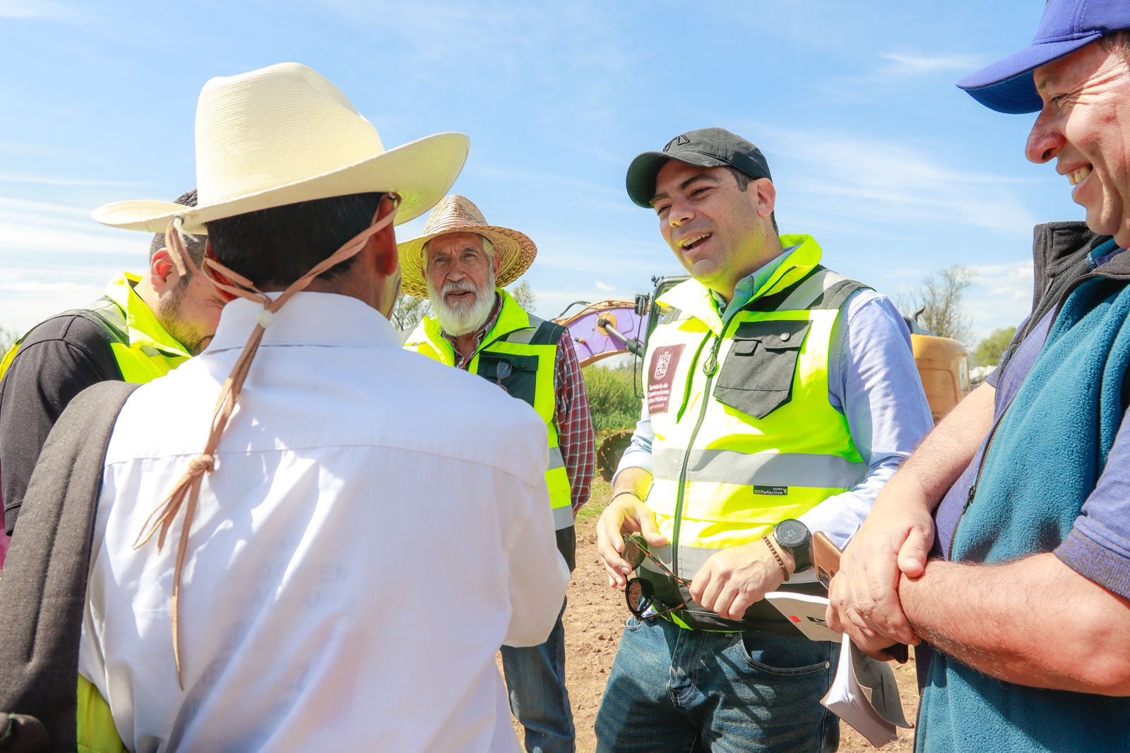 Se retirarán 240 mil metros cúbicos de azolve del lago de Pátzcuaro en 2026: Rogelio Zarazúa
