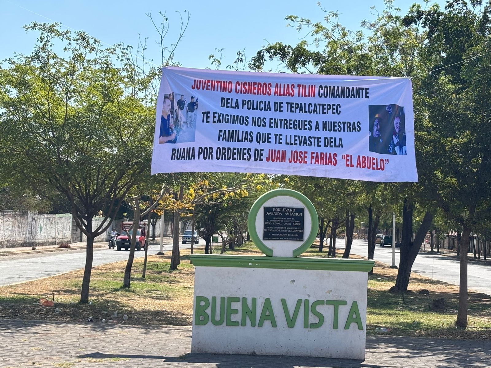 Con bloqueos carreteros denuncian presuntas desapariciones en Buenavista Tomatlán