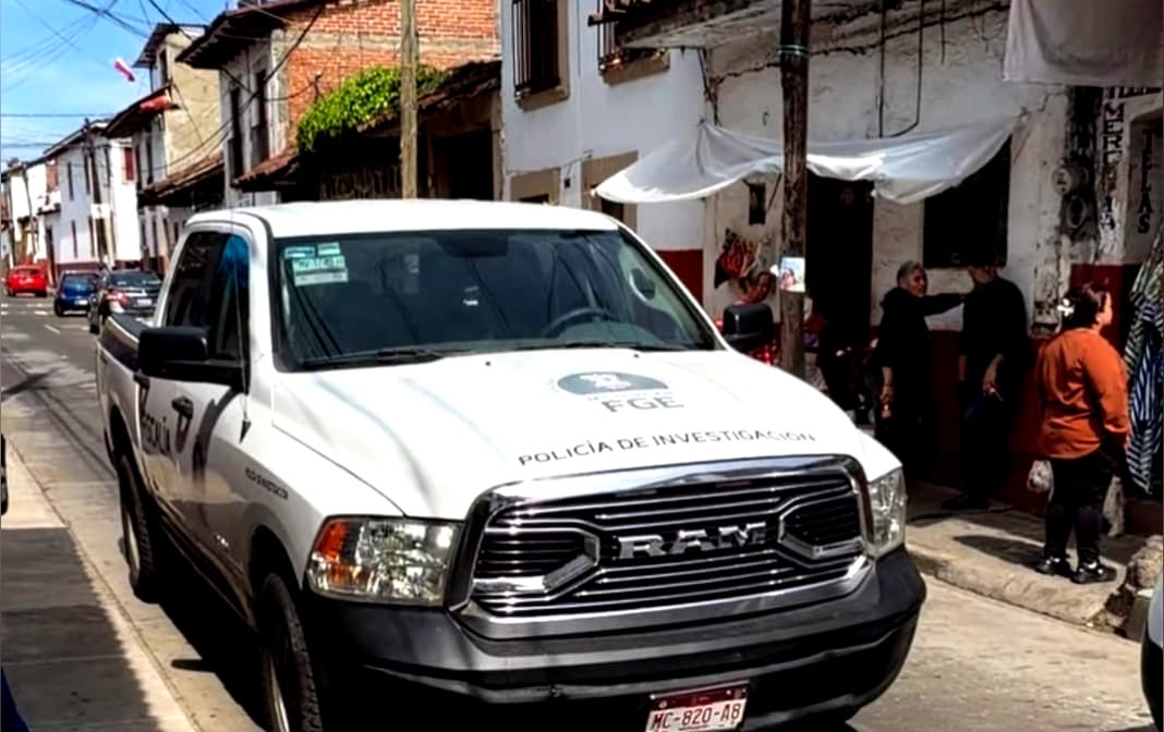 Adulto mayor muere en la vía pública del centro de Pátzcuaro