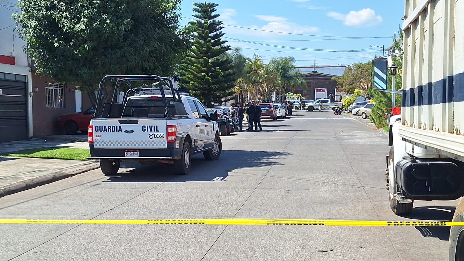 Era ex oficial de Tránsito el motociclista asesinado por fuera del colegio Nelson Mandela, de Uruapan