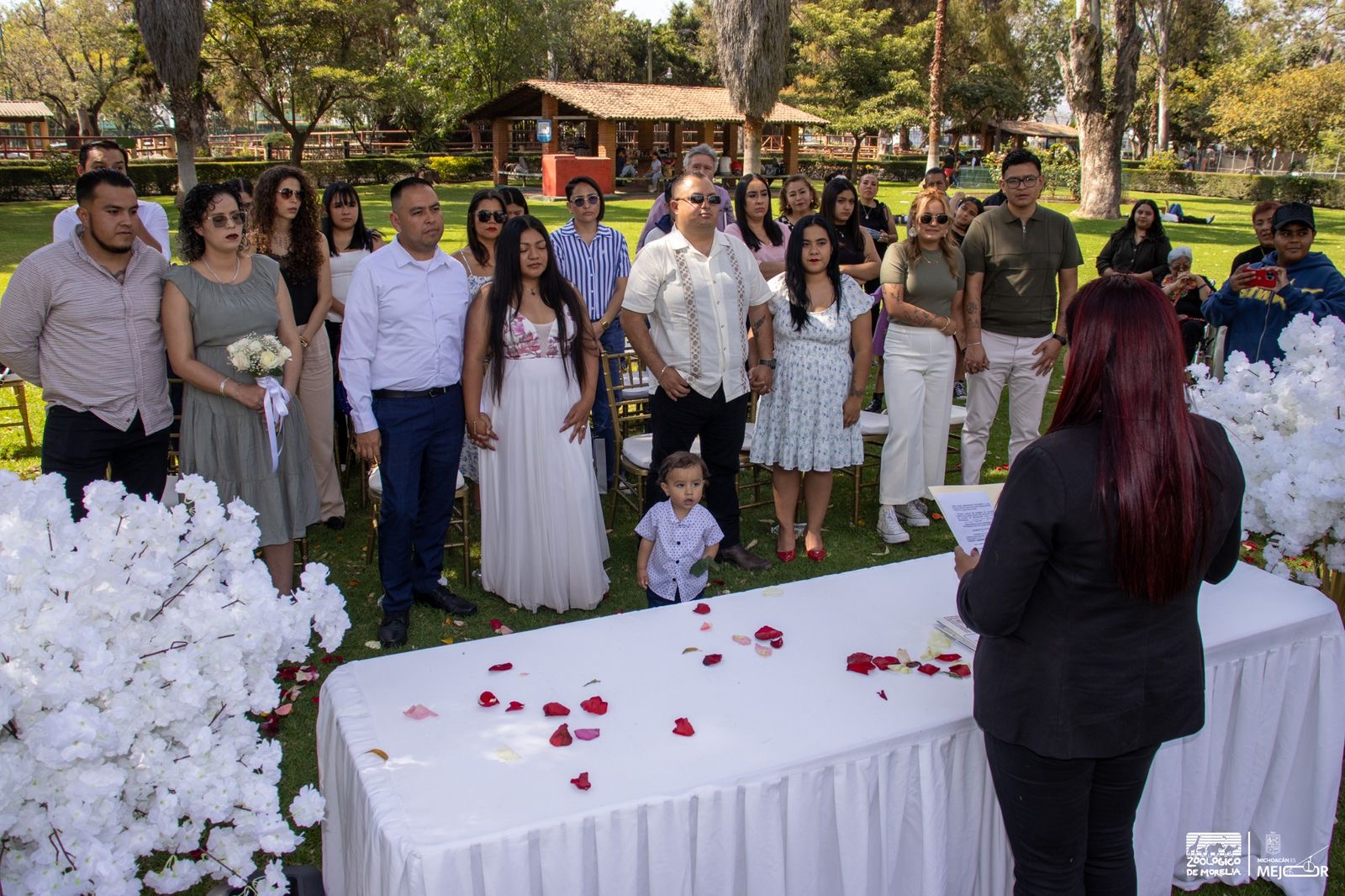Una vez más, el Zoológico de Morelia fue testigo de bodas, sonrisas, promesas y miradas que lo dicen todo