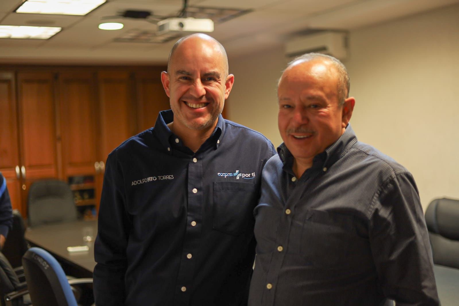 Adolfo Torres fortalece diálogo con transportistas y acuerda acciones en favor del servicio hídrico