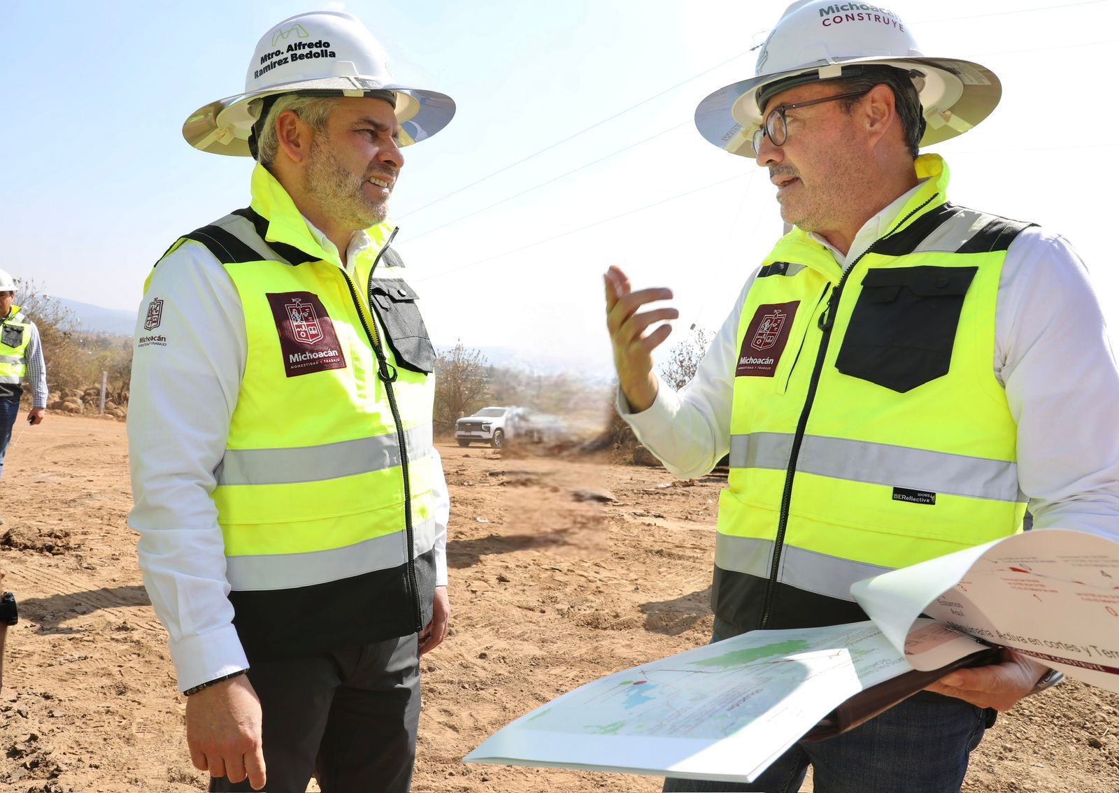 Confirma Bedolla ampliación de la Siglo XXI, del entronque de Caracha a Uruapan