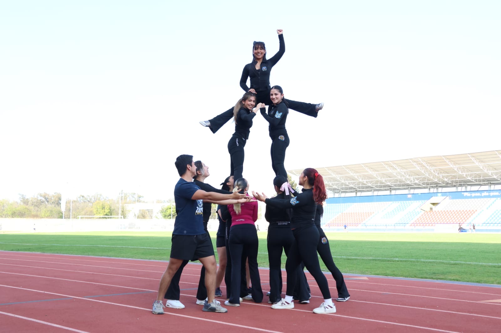 Convocatoria para integrarse al grupo de porristas de la UMSNH es permanente 