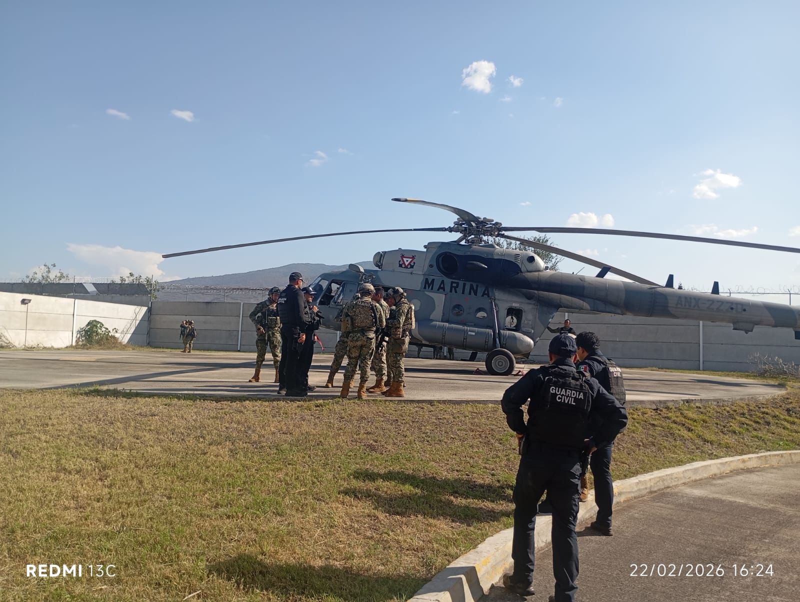 Se suman elementos especializados de Marina y helicóptero artillado al operativo en Jiquilpan