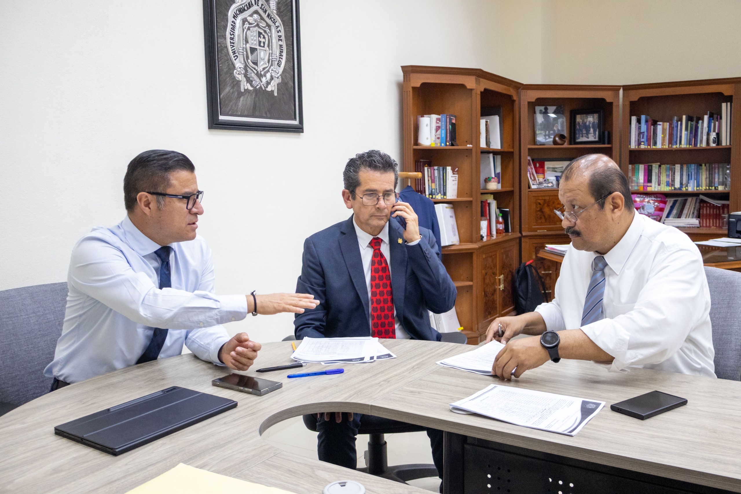 Administración de Yarabí Ávila cumple con docentes de la Facultad de Derecho 