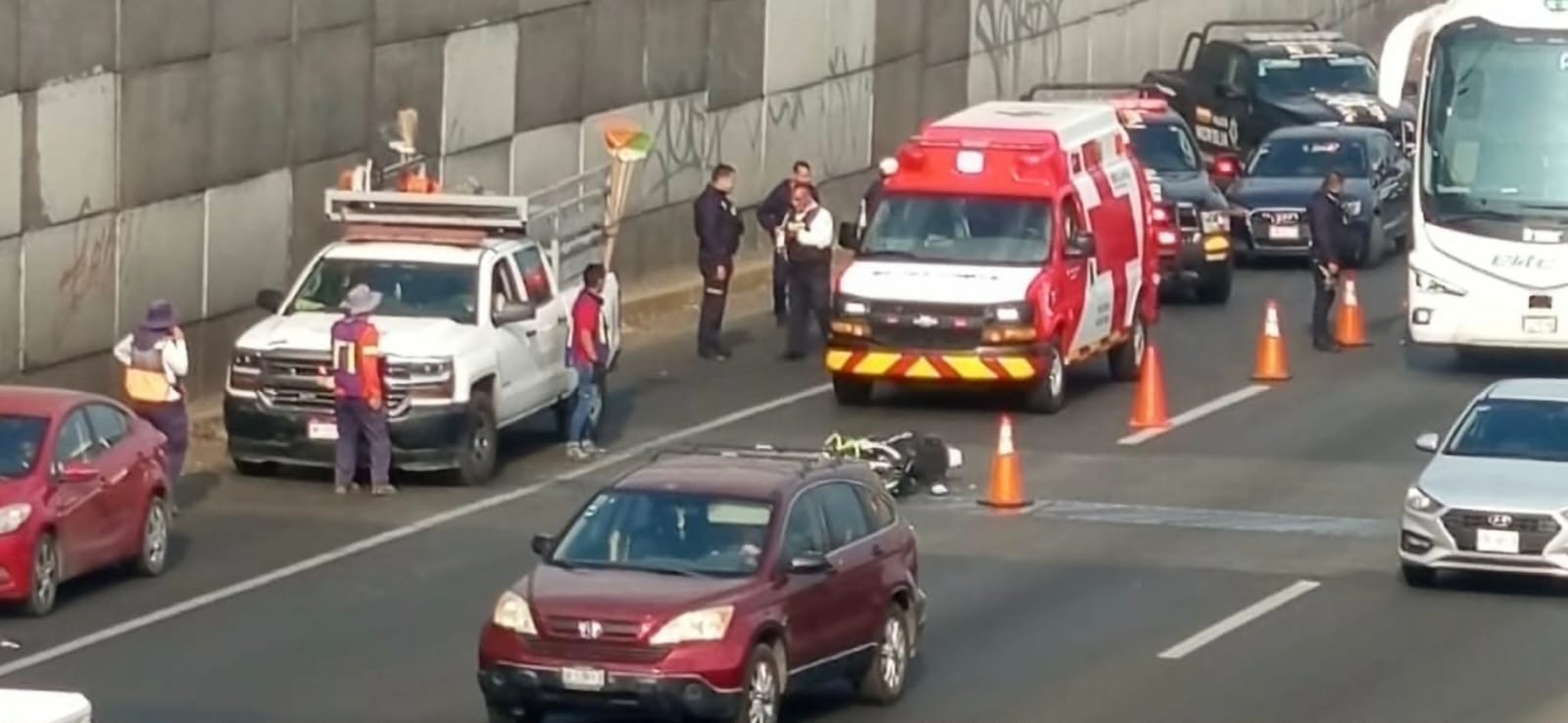 Se accident4 motociclista en el Libramiento Norte de Morelia 