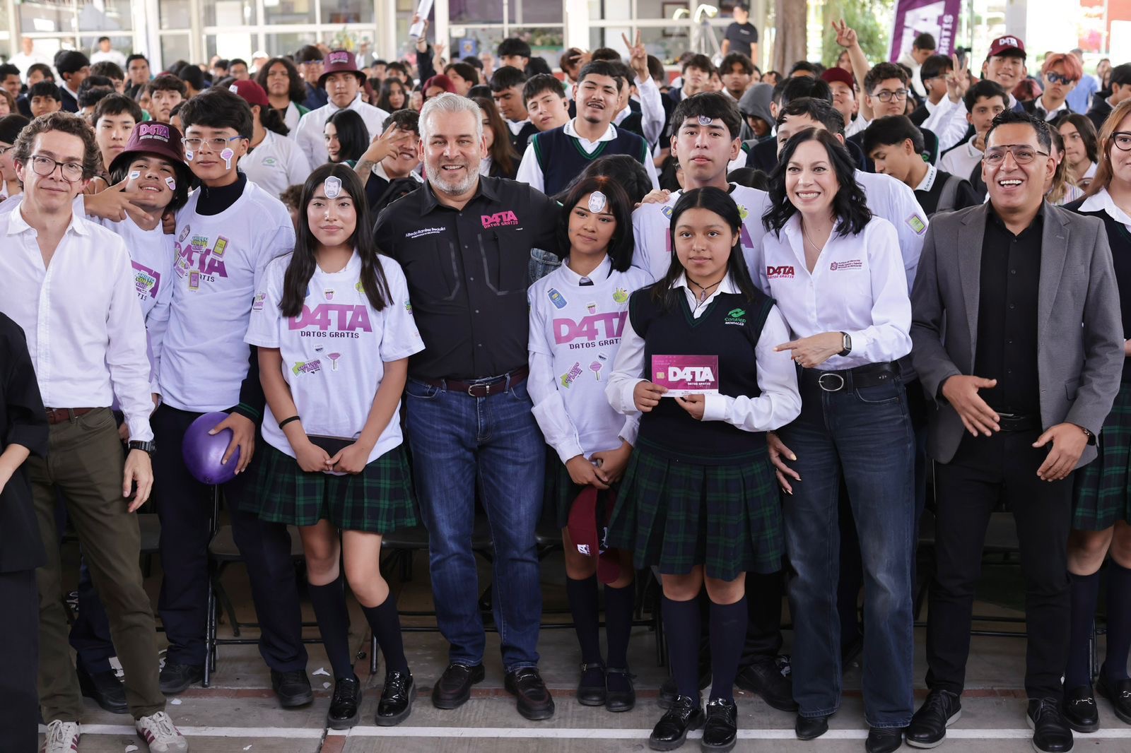 Entrega Bedolla más de 8 mil 500 chips del Programa D4TA a estudiantes de Conalep