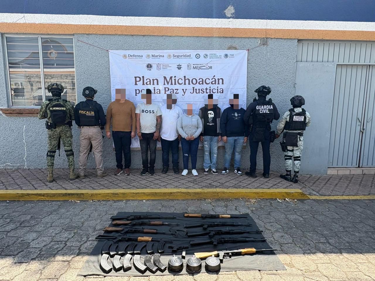 SSP y Defensa detienen a 6 personas y aseguran 10 armas en Morelia