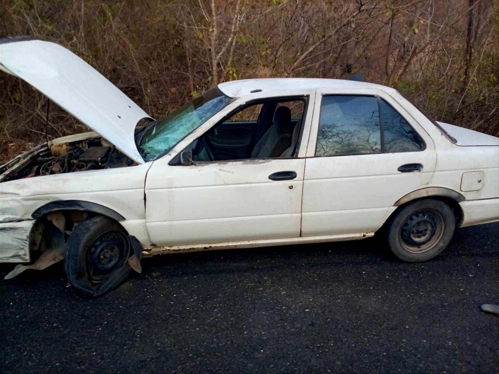 Motociclista muere tras aparatoso choque contra un automóvil, en Aquila