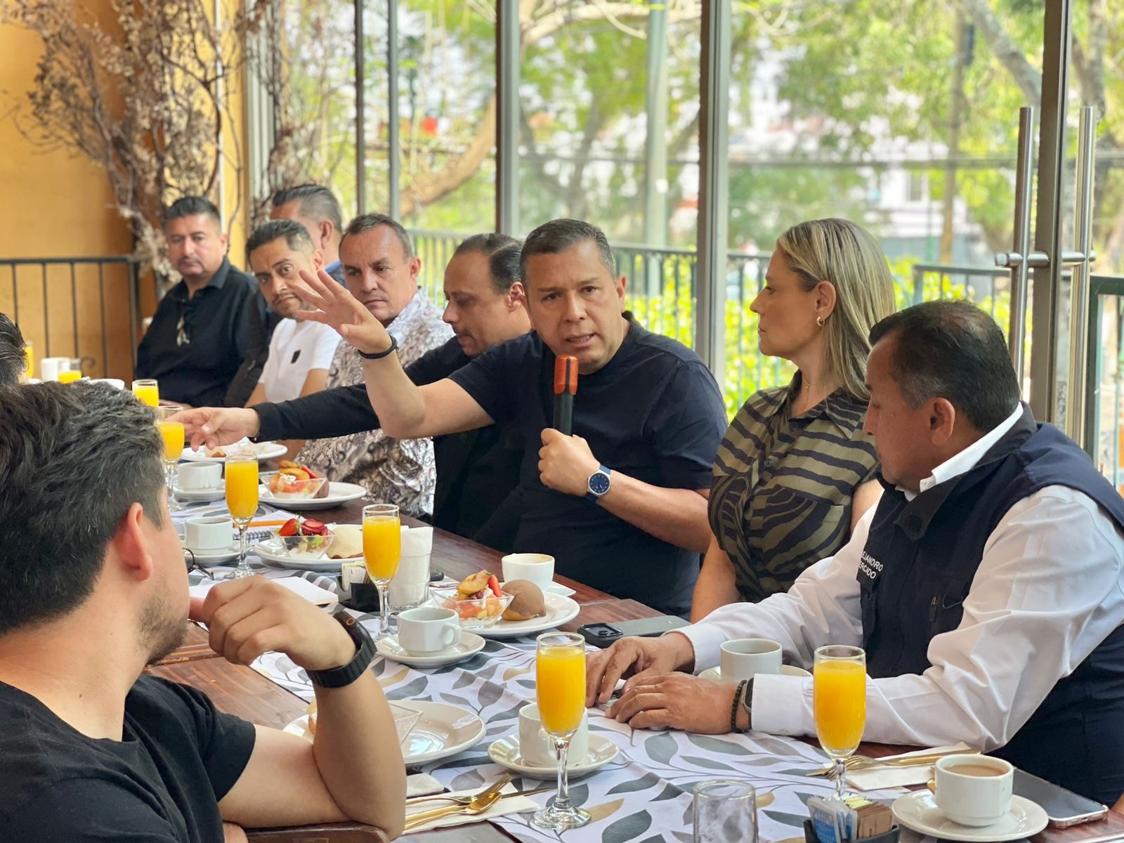 Barragán se reúne con empresarios de Morelia